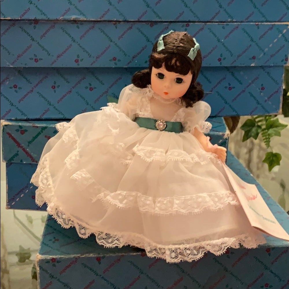 Madame Alexander “Scarlett” #425